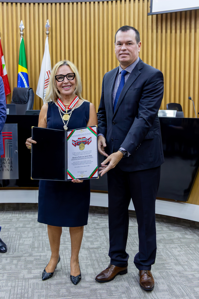 Presidente do TRE-SC recebe Medalha do Mérito em homenagem do TCE