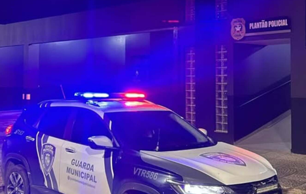 Homem é preso após depredar lixeiras no centro de Rio do Sul