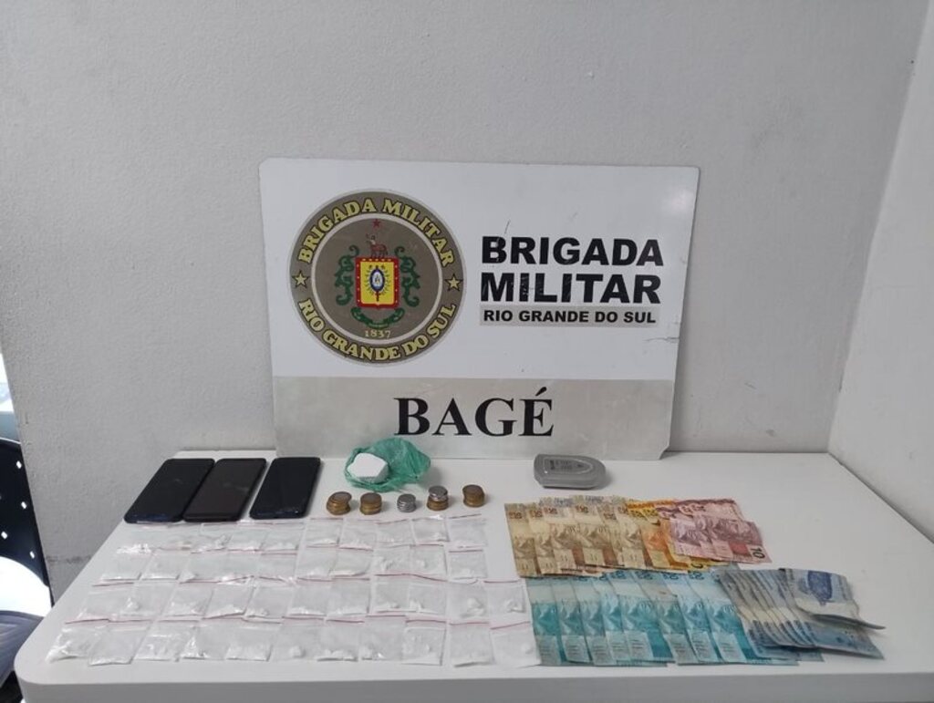 Brigada Militar - Indivíduo estava com 42 porções fracionadas de cocaína