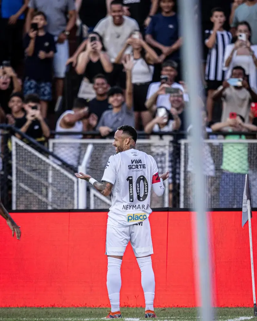 Neymar marca gol olímpico e leva Santos às quartas do Paulistão