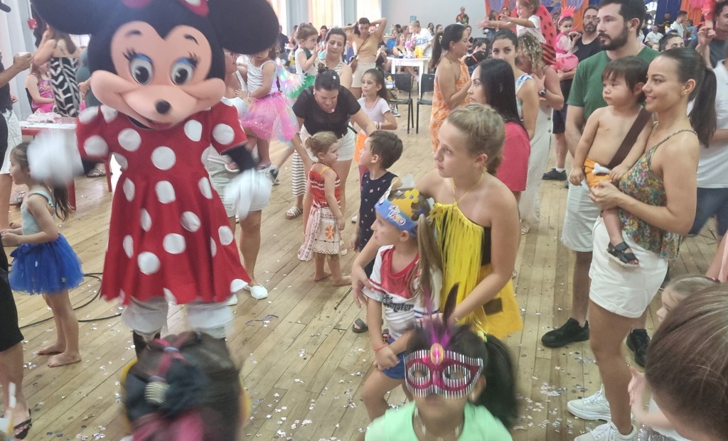 Carnaval Infantil de Capinzal encanta com animação e diversão