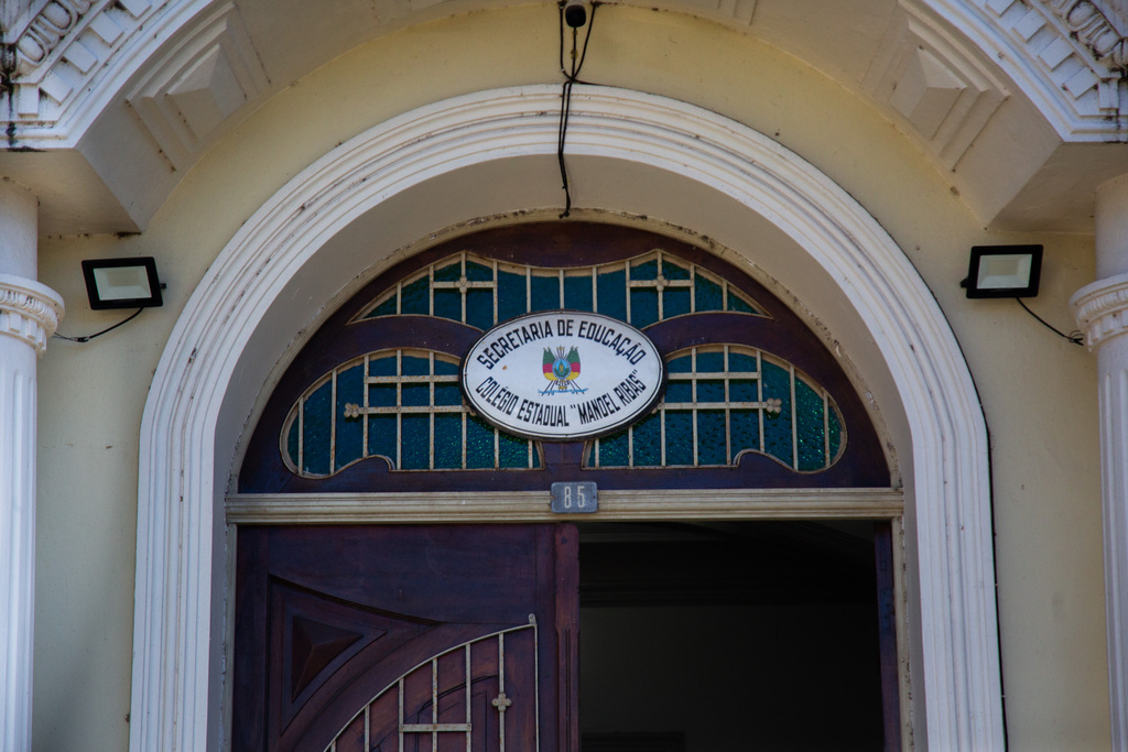 Onze alunos da rede estadual passam mal devido ao calor em Santa Maria