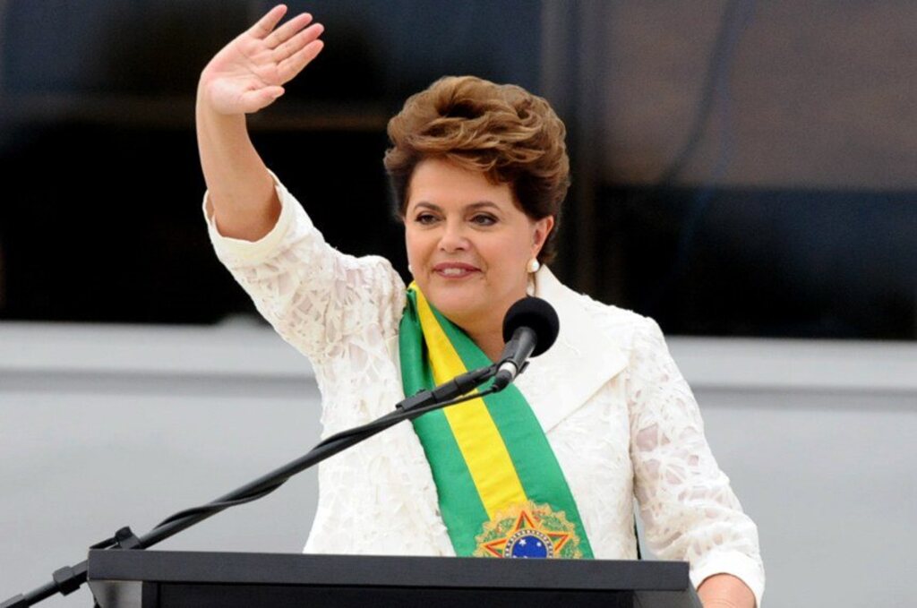 Dilma é internada