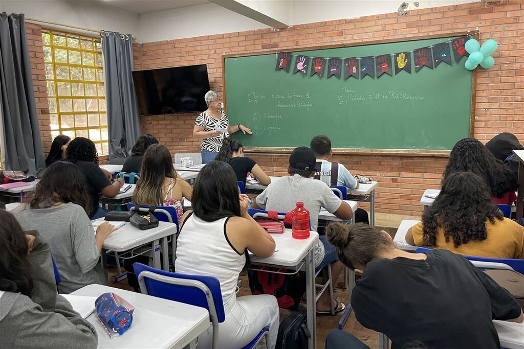 Reajustes do piso do Magistério estadual serão depositados nesta quarta