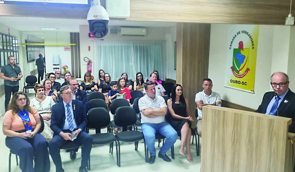 Rotary Club de Capinzal e Ouro recebe Governador do Distrito 4740 em reunião festiva