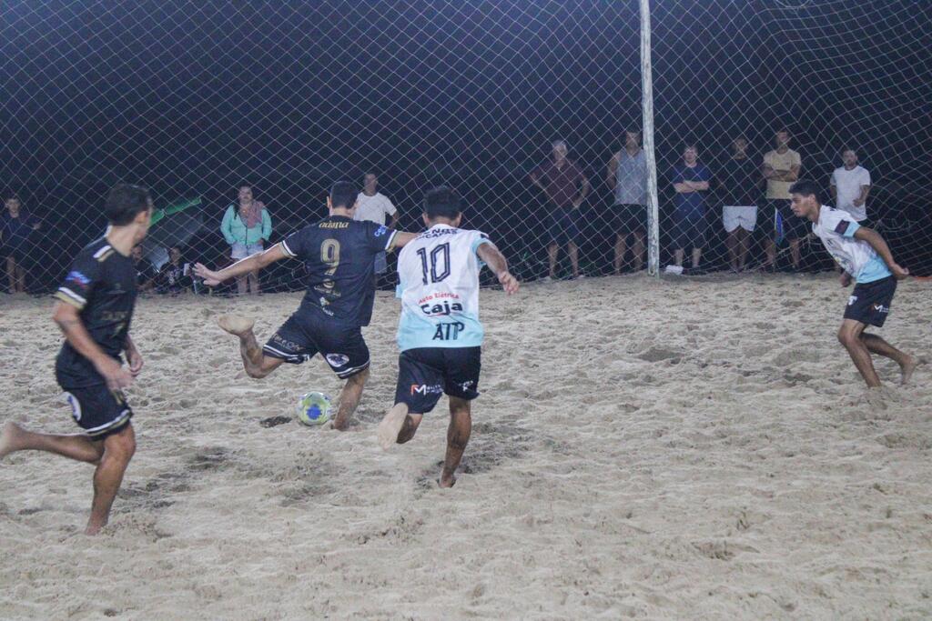 FINAIS DO BEACH SOCCER AGITAM A PRAIA DOS MOLHES em passo de torres COM JOGOS ELETRIZANTES