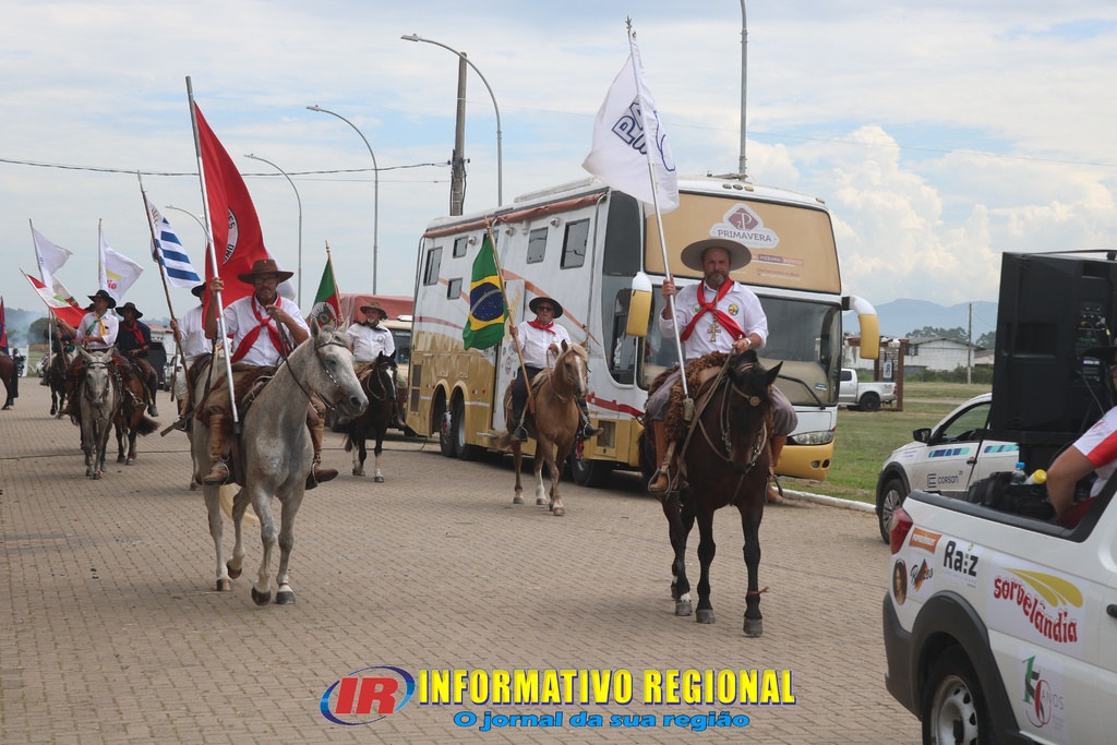 PREFEITO DELCI DIMER RECEPCIONA EM TORRES A 39ª CAVALGADA DO MAR