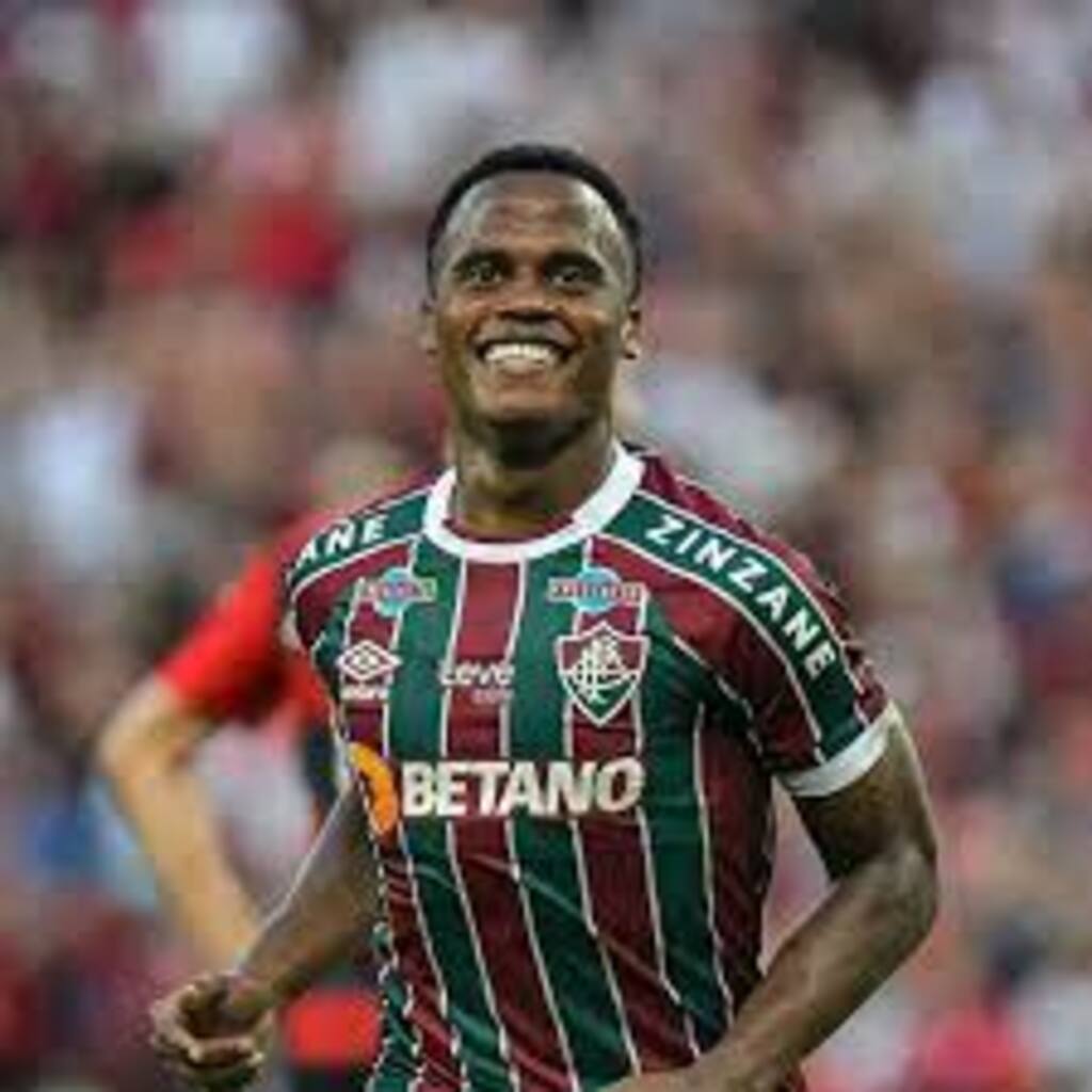 Arias exalta goleada do Fluminense e celebra golaço de canhota: 