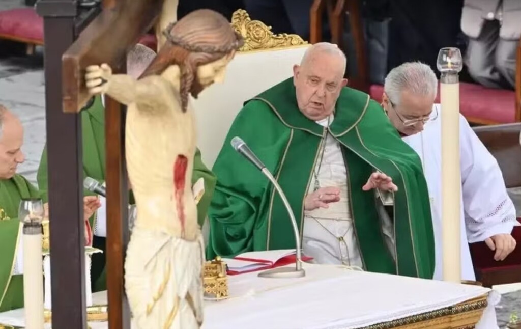 Papa Francisco tem piora no estado de saúde nesta segunda-feira: veja detalhes no boletim do Vaticano