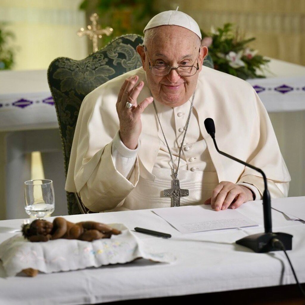 Boletim registra estabilidade clínica e boa noite de sono de papa Francisco