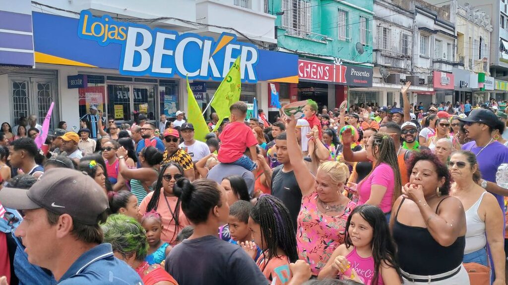 Alegria toma conta da avenida Sete de Setembro