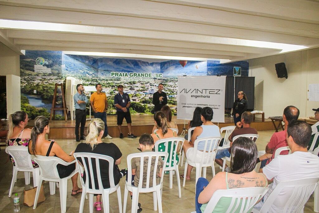 PREFEITURA DE PRAIA GRANDE ENTREGA 53 MATRÍCULAS DO REURB DO LOTEAMENTO HARMONIA 1