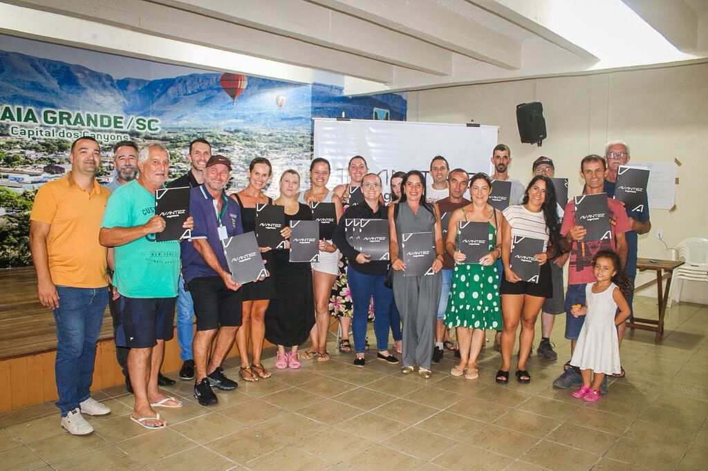 PREFEITURA DE PRAIA GRANDE ENTREGA 53 MATRÍCULAS DO REURB DO LOTEAMENTO HARMONIA 1