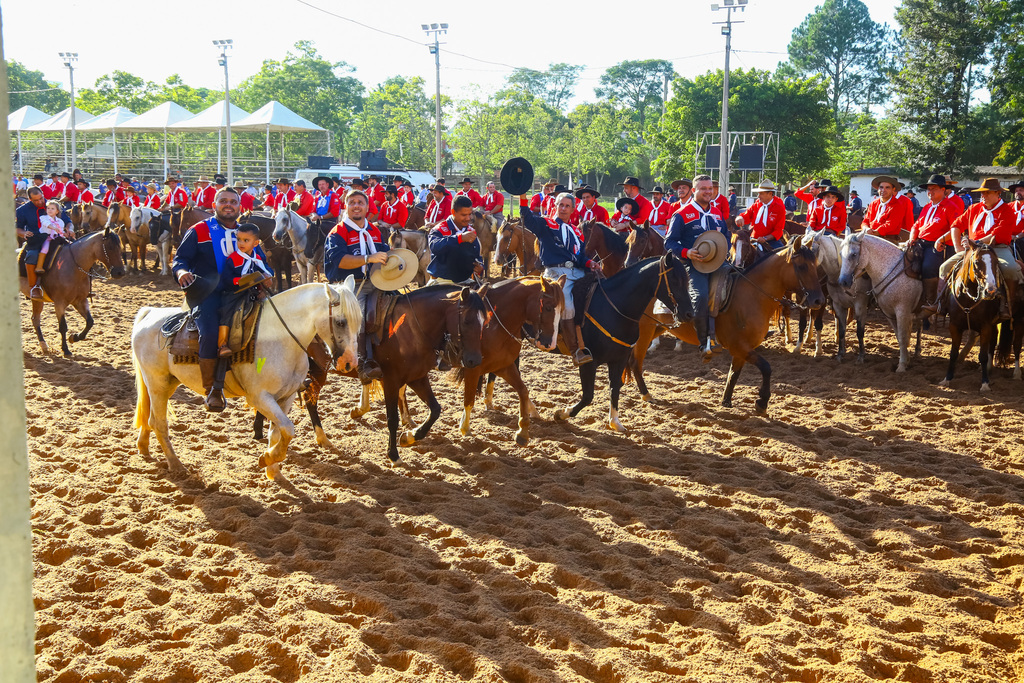 Aberto oficialmente, 30º Rodeio Internacional do Conesul segue com programação durante o fim de semana