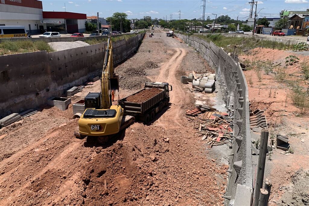 Atenção, motoristas: trânsito em dois viadutos de Santa Maria tem bloqueios a partir desta segunda