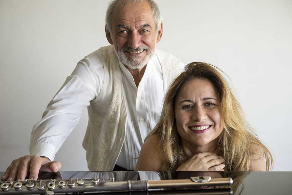 Joinville: Duo de piano e flauta em espetáculo gratuito no palco da Sociedade Harmonia Lyra, nesta semana