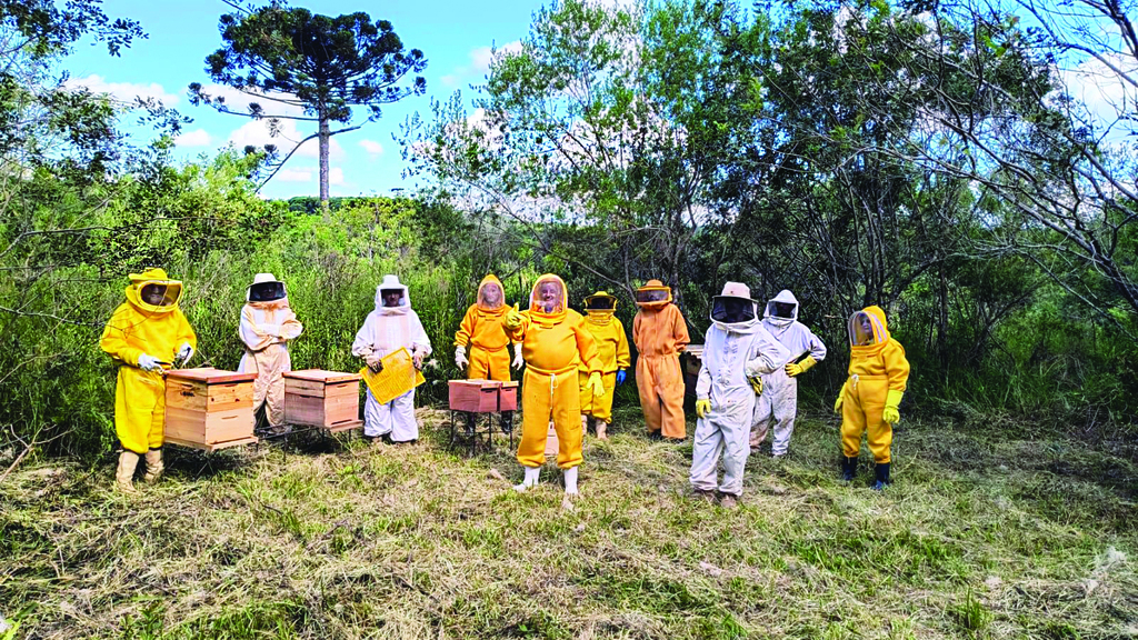 Serviço Nacional de Aprendizagem através do  Sindicato Rural de Capinzal, oferece: