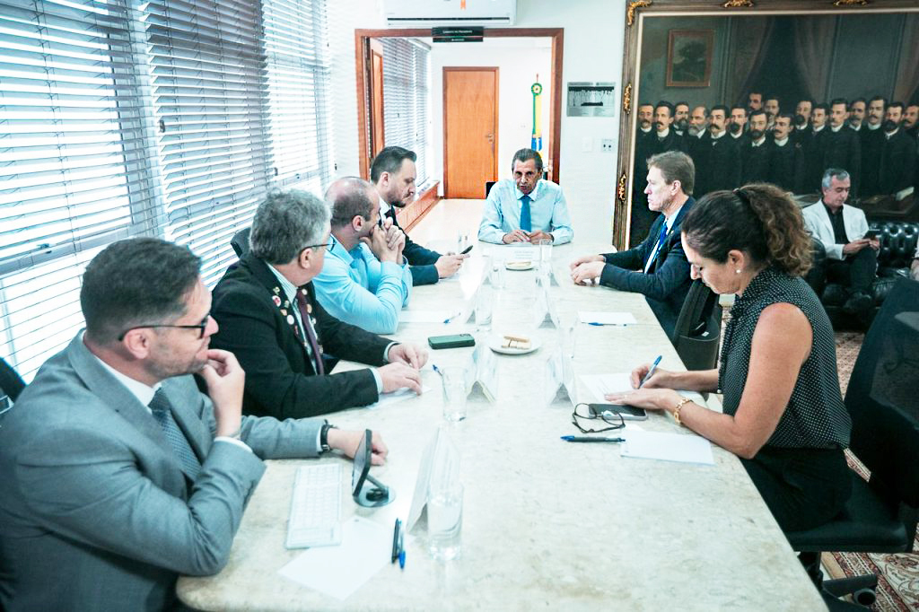 Debate regional: presidente se reúne com deputados da Bancada do Sul