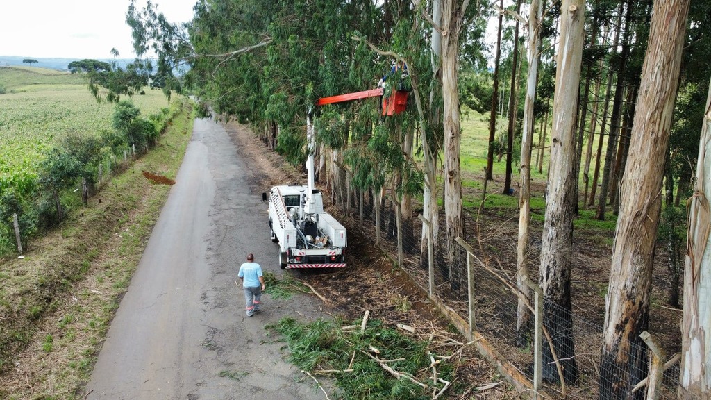 Região do Salto Caveiras recebe serviços de manutenção pela Prefeitura de Lages