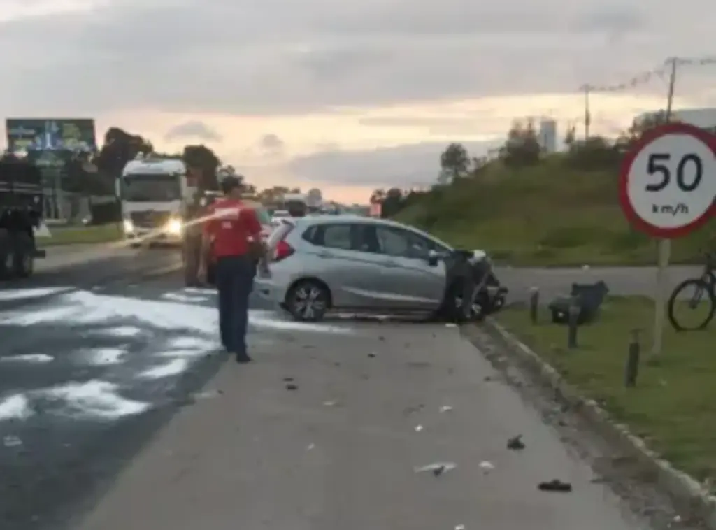 Colisão entre veículos é registrada em Rio do Sul