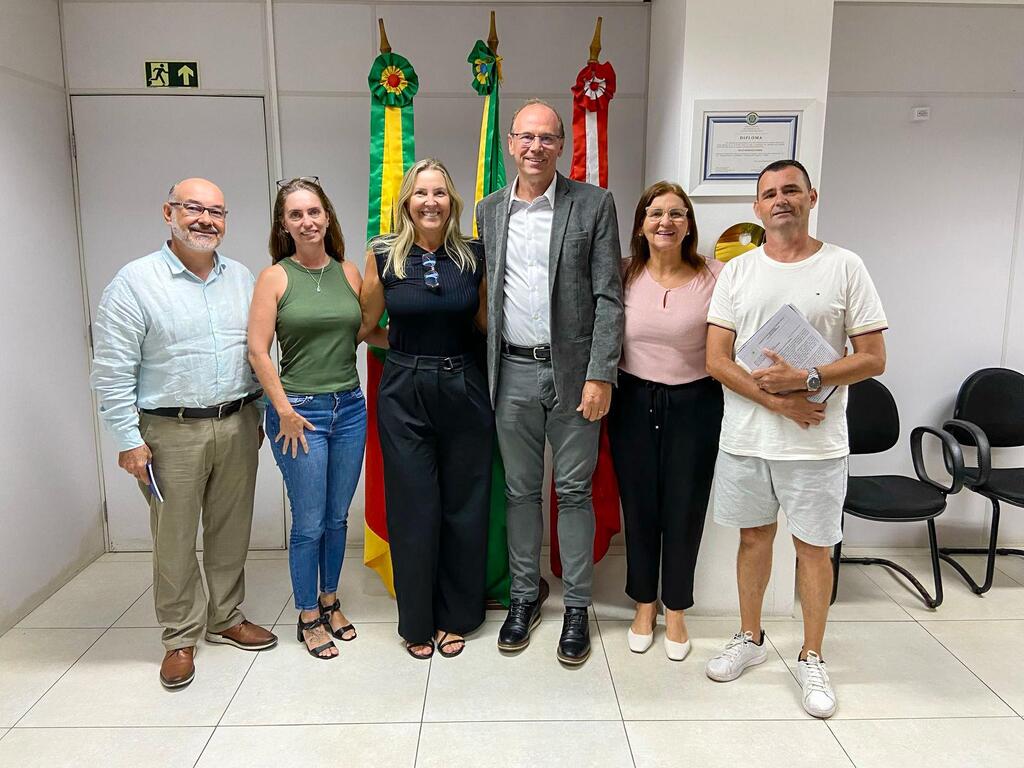ADMINISTRAÇÃO MUNICIPAL ANUNCIA MEDIDAS PARA VALORIZAR PROFESSORES MUNICIPAIS EM TORRES