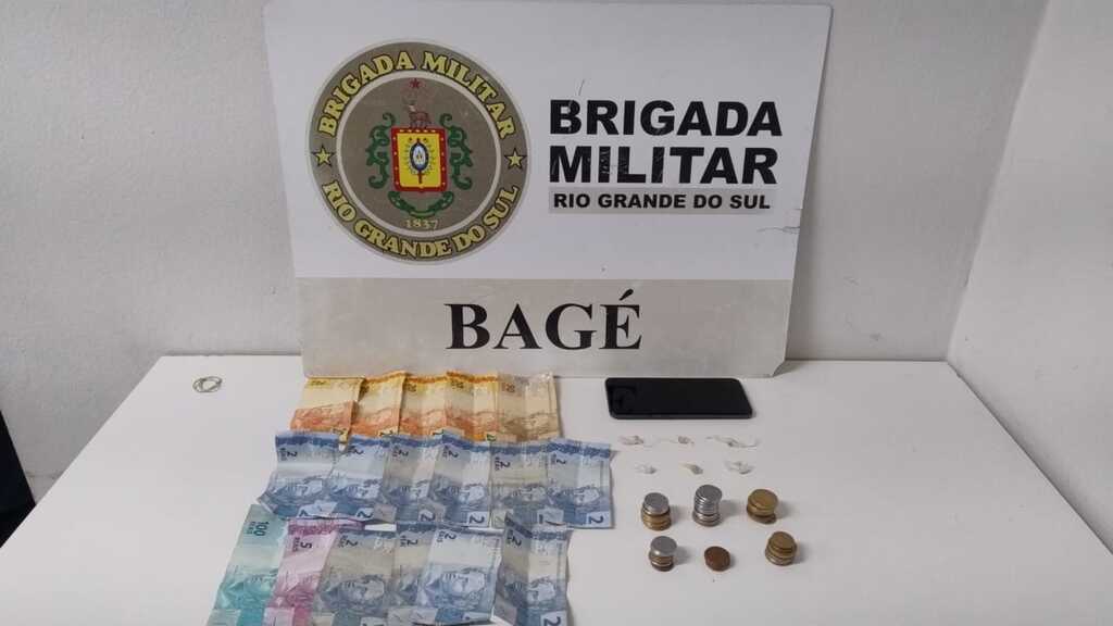 Brigada Militar apreende drogas e dinheiro