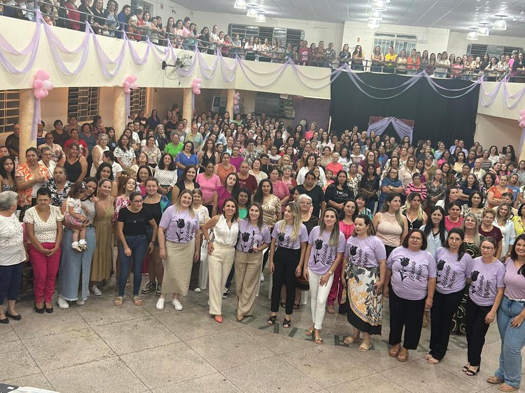 Centenas de mulheres cerritenses recebem homenagem