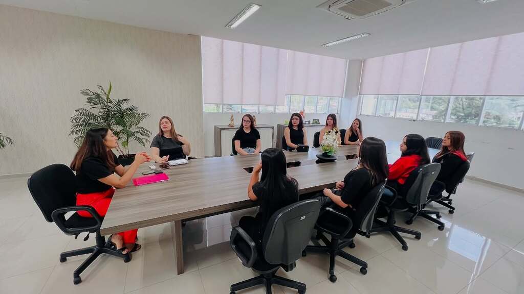 Reunião com as candidatas à Rainha e Princesas da 6ª Expo Abdon