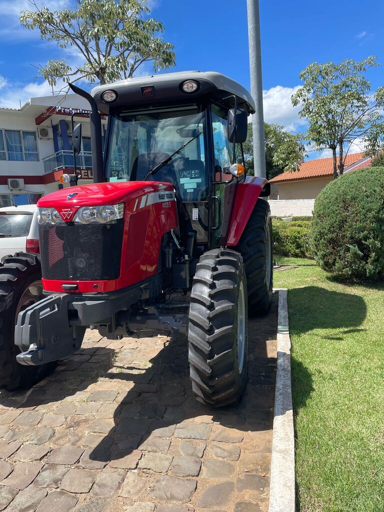 Celso Ramos Investe na Agricultura com Novo Trator Massey Ferguson 2025