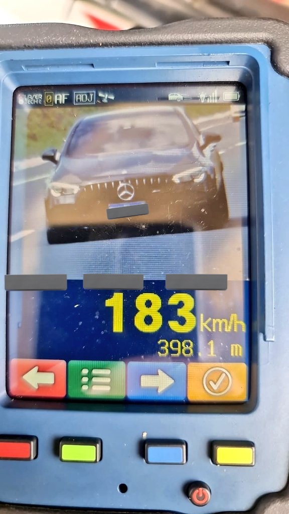 Carro de luxo é flagrado a 183 km/h em SC