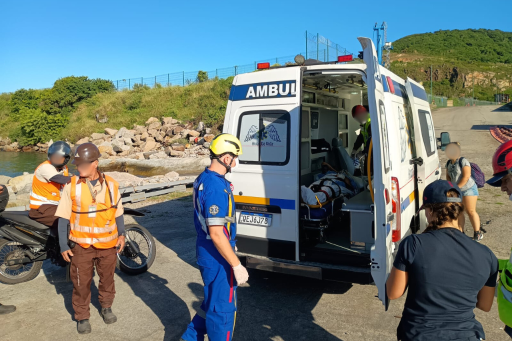 Imagem divulgação - Mulher sofre infarto em transatlântico e é resgatada na área do Porto de Imbituba