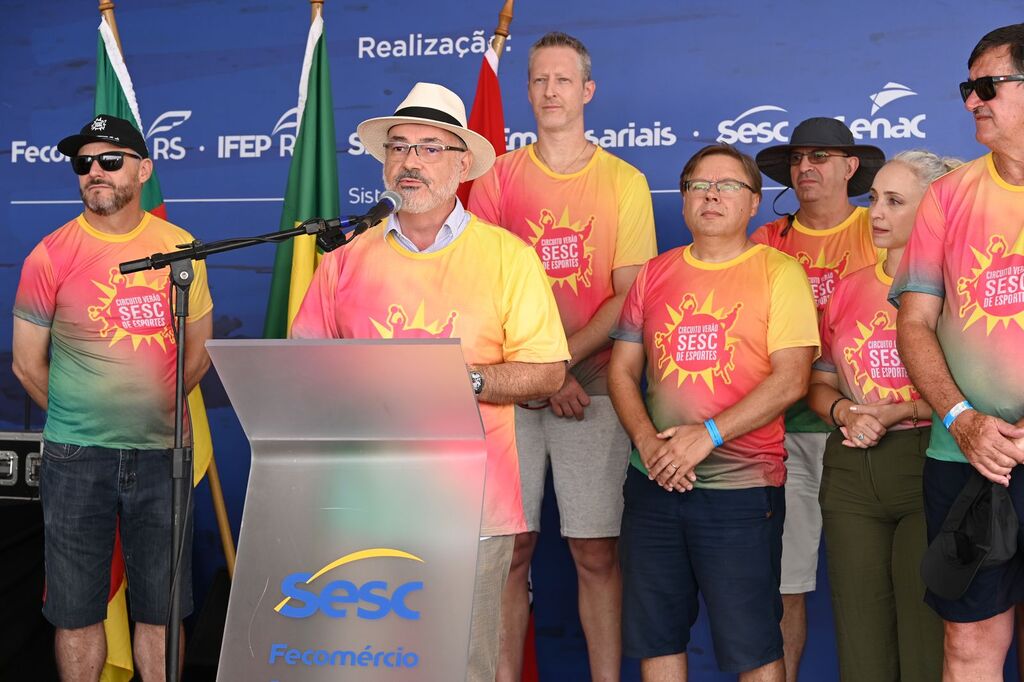 PREFEITO EM EXERCÍCIO PARTICIPA DE ENCERRAMENTO DO CIRCUITO VERÃO SESC DE ESPORTES EM TORRES