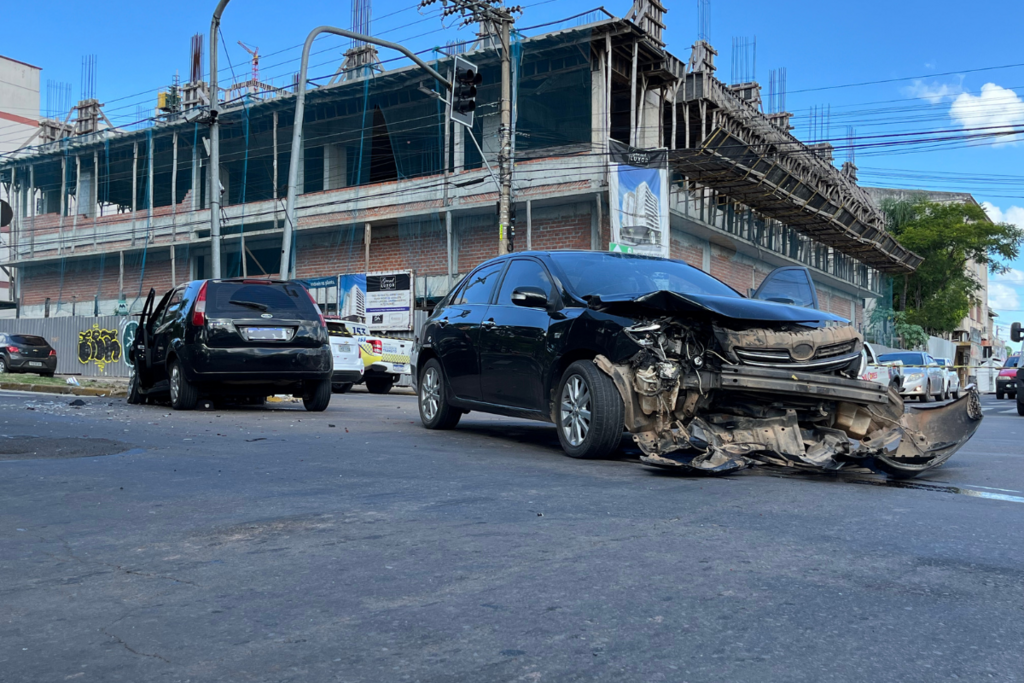 VÍDEO: motorista se envolve em acidente, recusa bafômetro e depois compra lata de cerveja em Santa Maria VÍDEO: motorista se envolve em acidente, recusa bafômetro e depois compra lata de cerveja em Santa Maria