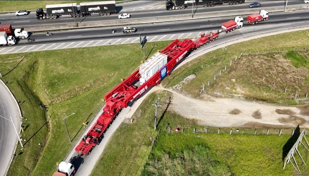 Passagem de carga superdimensionada causará lentidão nas BRs-470 e 101 neste domingo