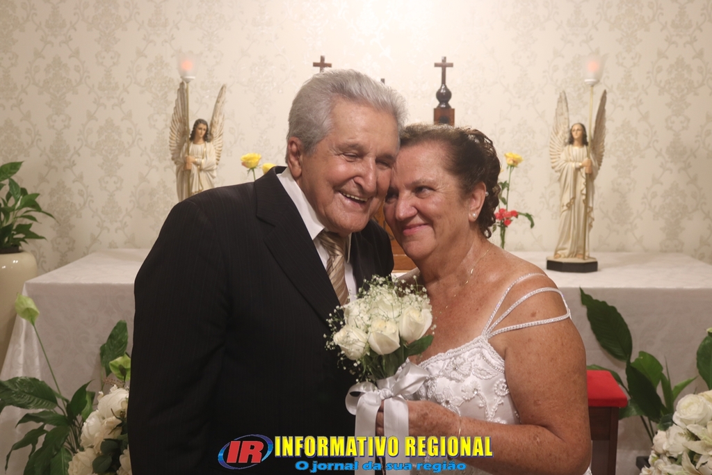 CERIMÔNIA RELIGIOSA NA IGREJA MATRIZ DE PRAIA GRANDE MARCA O CASAMENTO DE HERCIDIO E MARIA