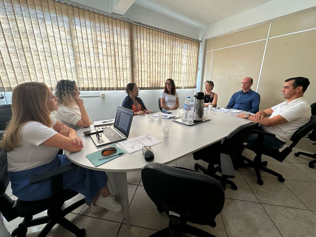 PREFEITO DELCI DIMER RECEBE COORDENADORES DE SAÚDE PARA DISCUTIR HABILITAÇÃO DO PROGRAMA TEACOLHE EM TORRES