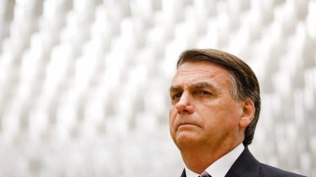 Bolsonaro e outros sete investigados viram réus por atos golpistas