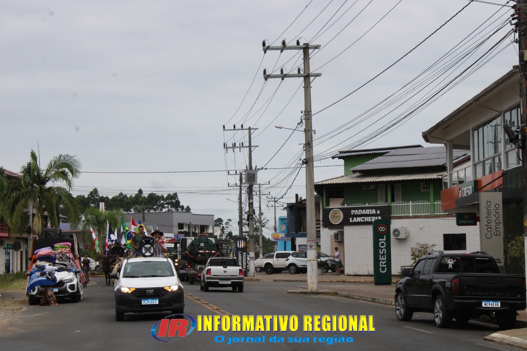 DESFILE PELA CIDADE ABRE OFICIALMENTE AS ATIVIDADES DO XXIX RODEIO CRIOULO NACIONAL DE SÃO JOÃO DO SUL