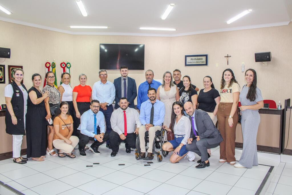 PLANO DE CARREIRA DO MAGISTÉRIO É APROVADO NA CÂMARA DE SANTA ROSA DO SUL