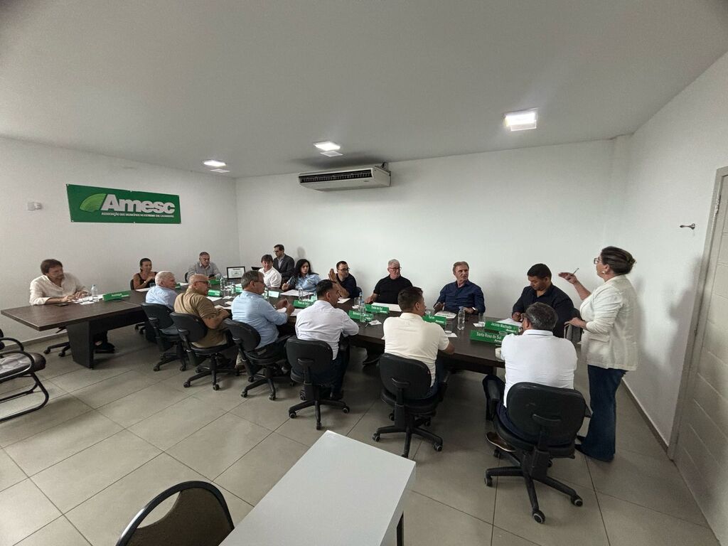 PREFEITOS DA AMESC DEBATEM TEMAS ESTRATÉGICOS