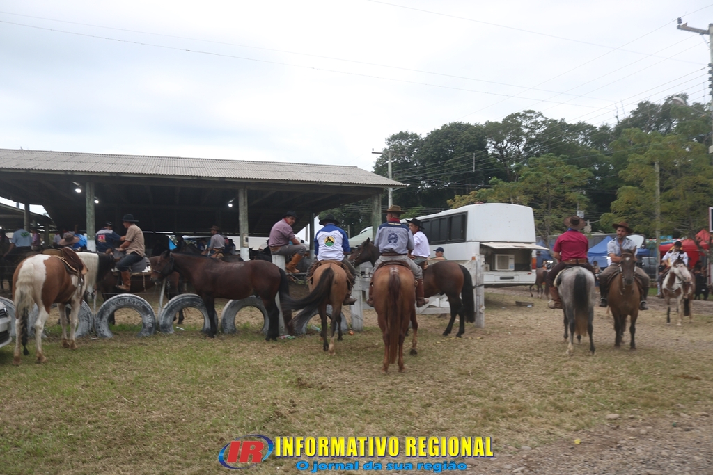 HOMENAGENS, DIVULGAÇÃO DA CULTURA E MUITA EMOÇÃO  MARCA A ABERTURA OFICIAL DO XXIX RODEIO DE SÃO JOÃO DO SUL