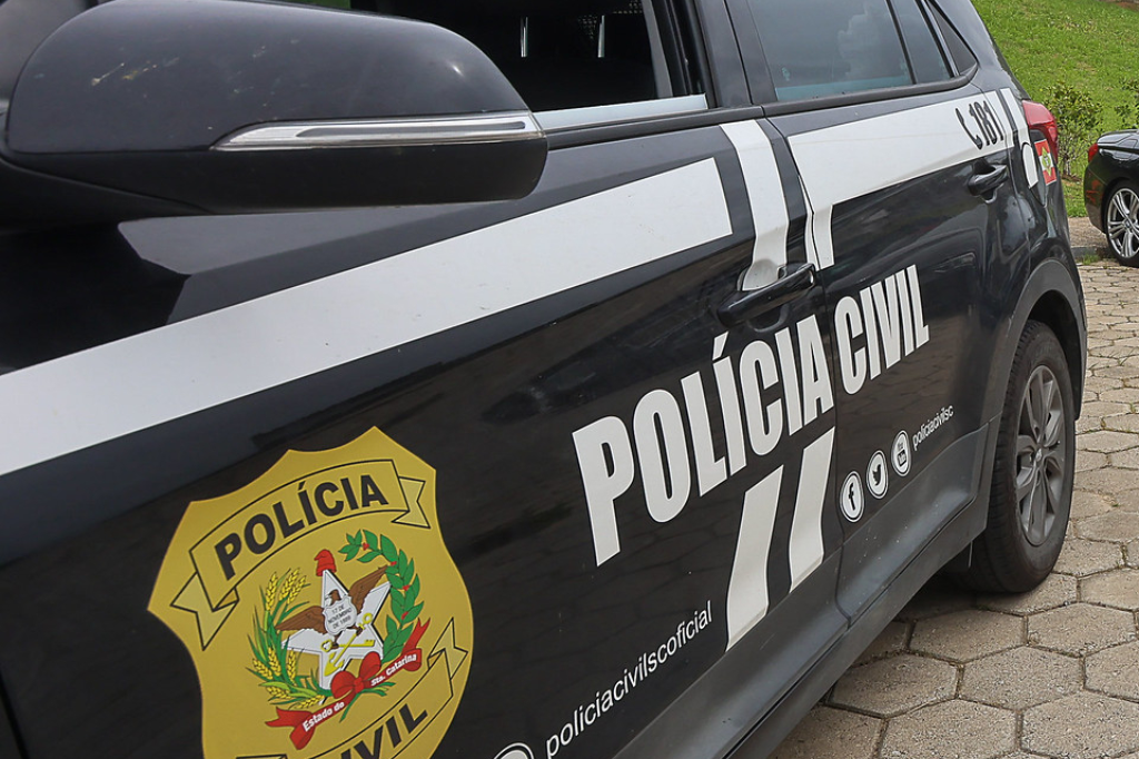 Foto: Divulgação PCSC - Homem é preso em Florianópolis por furto em Garopaba, outros dois suspeitos seguem foragidos