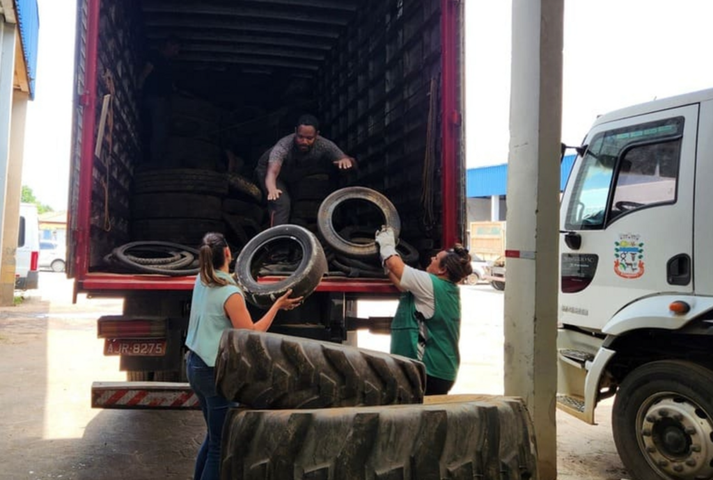 SOMBRIO PARTICIPA DA CAMPANHA TODOS CONTRA A DENGUE COM COLETA DE PNEUS