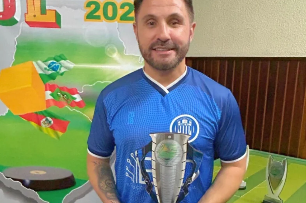 Foto: Avaí Futmesa - Imbitubense Fábio Batista é campeão Sul-Brasileiro de Futmesa pelo Avaí