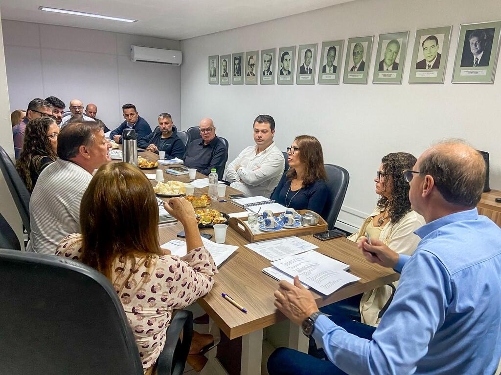 REUNIÃO AVALIA OS 100 DIAS DE GOVERNO E PREPARATIVOS PARA O BALONISMO DE TORRES