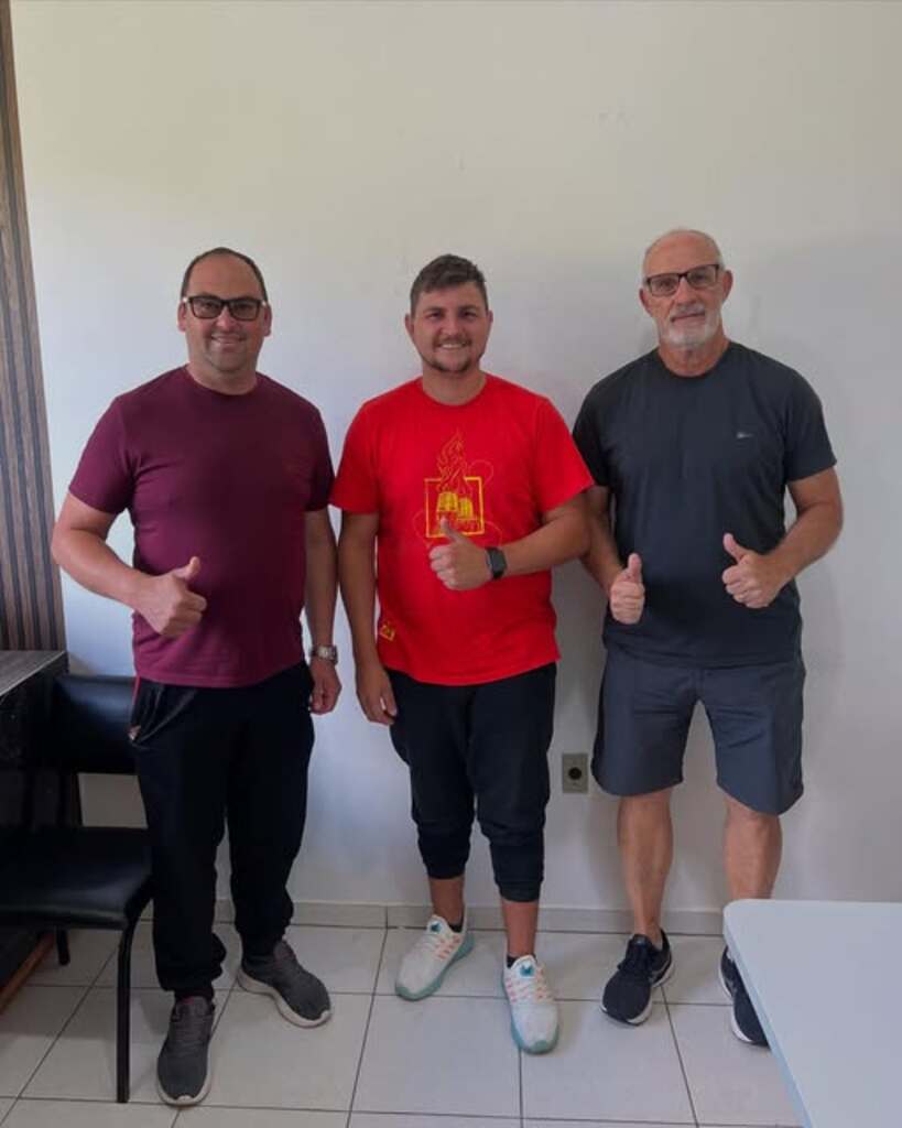SECRETÁRIO E DIRETOR DE ESPORTES DE SÃO JOÃO DO SUL VISITAM A PREFEITURA DE MAMPITUBA
