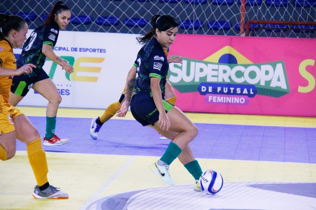 Taboão Magnus e Adef de Brasília decidem neste domingo de Páscoa em Lages, a Supercopa de Futsal Feminino