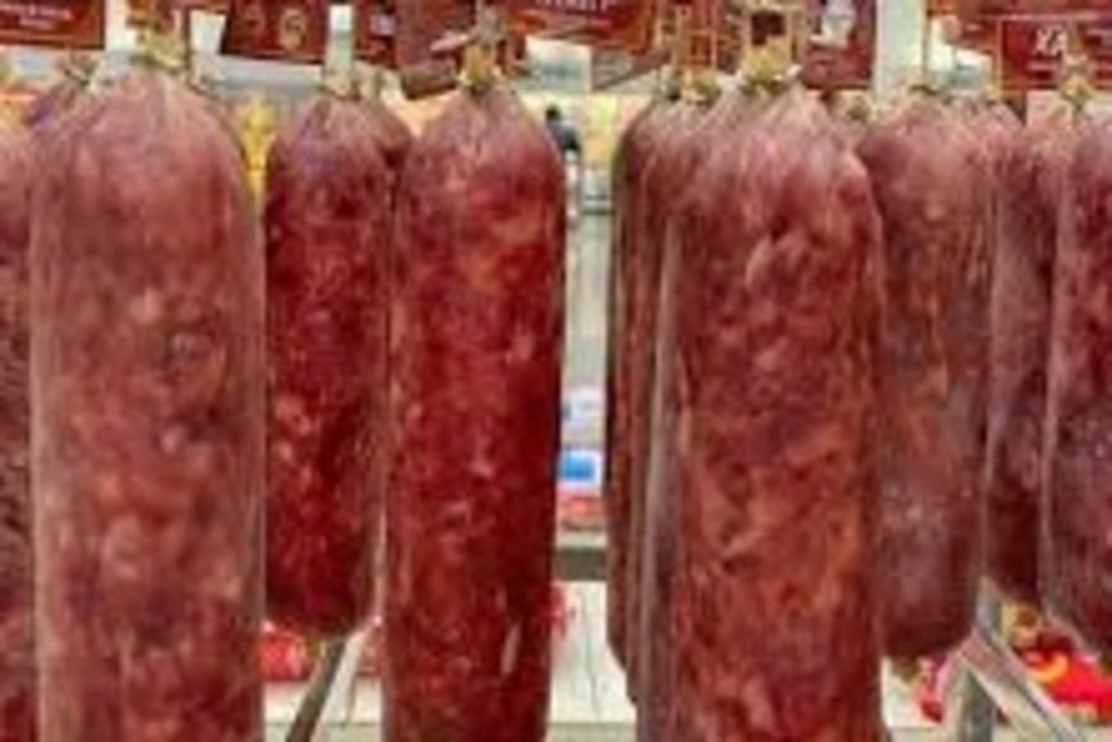 Homem é preso pela PM furtanto peça de salame em Supermercado de Lages