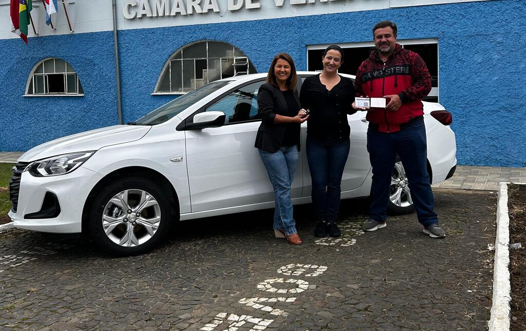 Correia Pinto reforça transporte de pacientes com novo veículo para o TFD