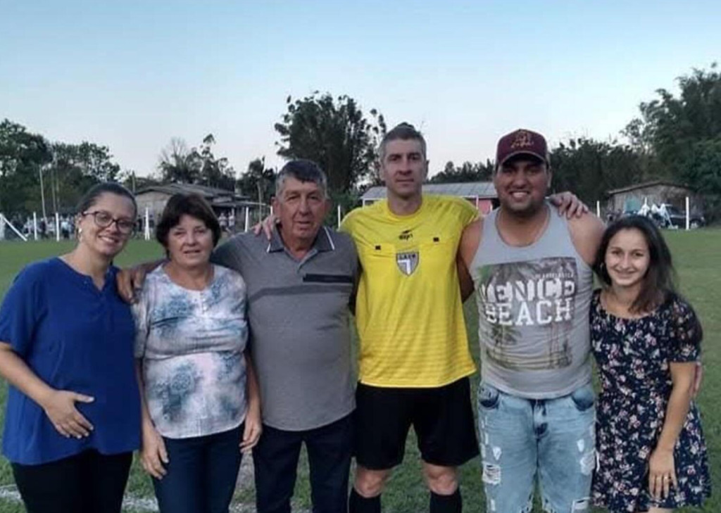 CAMPEONATO MUNICIPAL  DE FUTEBOL DE MAMPITUBA  PRESTA  HOMENAGEM A JORGE BARCELOS